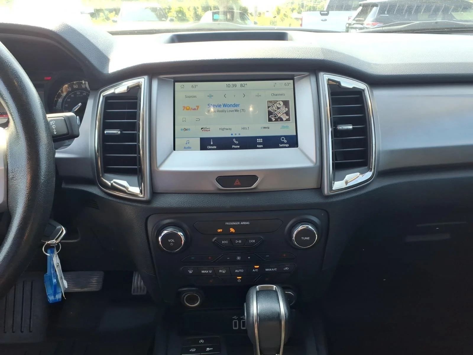 Used 2021 Rapid Red Metallic Tinted Clearcoat Ford XLT image 10