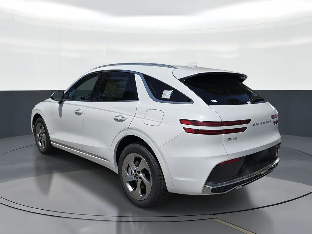 New 2026 White Genesis 2.5T Advanced image 4
