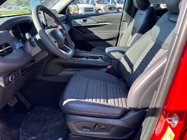 2026 Ford Explorer ST-Line - Photo 14
