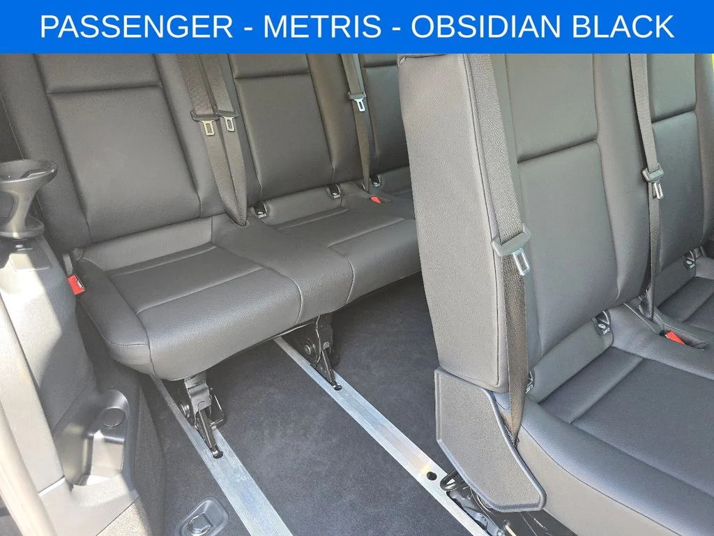 Used 2023  Mercedes-Benz Passenger image 15
