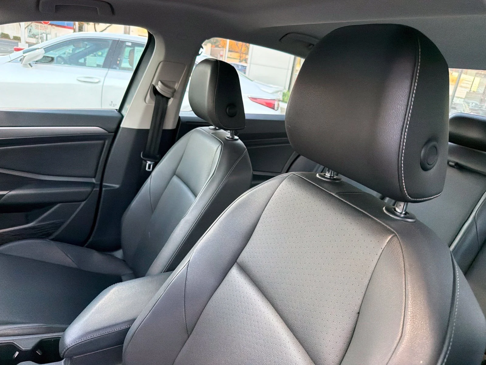 Used 2020 Platinum Gray Metallic Volkswagen 1.4T SE image 8