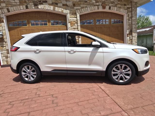 Used 2019 White Platinum Tri-Coat Metallic FORD TITANIUM image 2