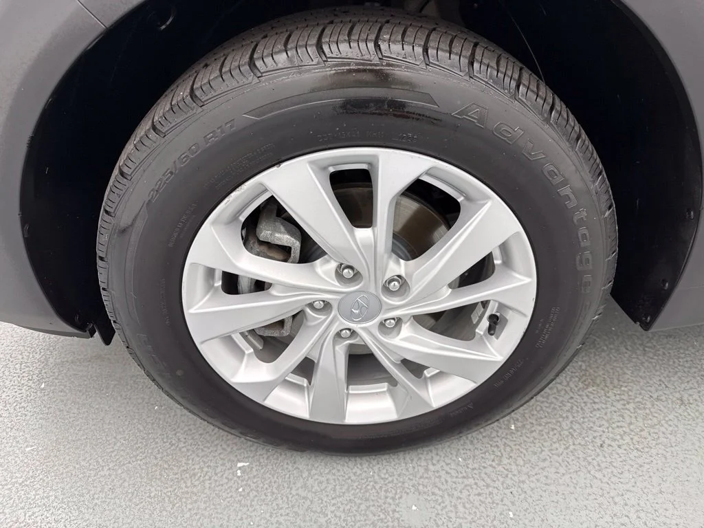 2019 Hyundai Tucson VALUE SUV Slide 2