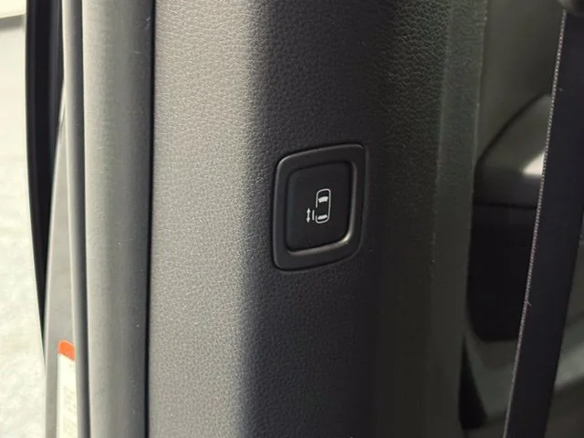 Used 2025  Kia SX image 38