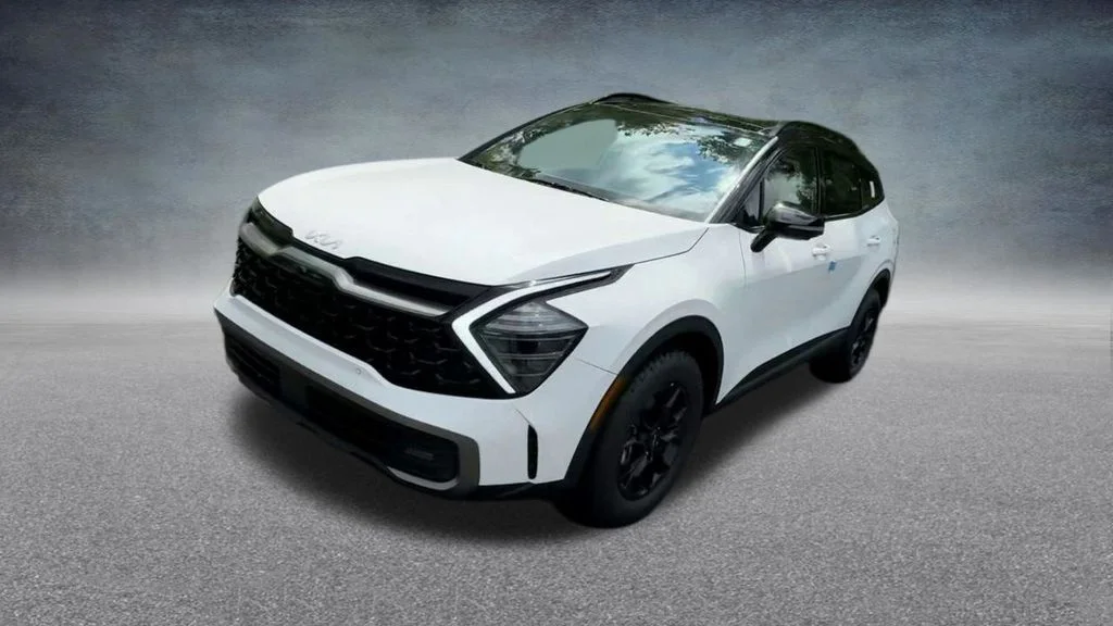 Used 2024 White Kia X-Pro Prestige image 8