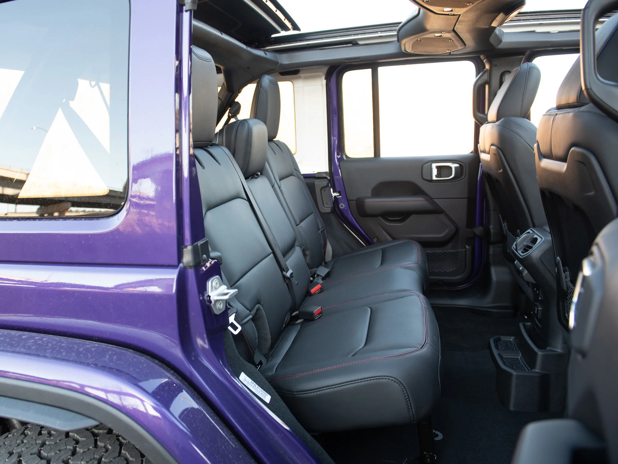 Used 2026 reign Jeep Rubicon X* 4 Door 4x4, Sky 1-Touch Pwr Top, Steel Bumpers, 35 Inch Tires image 28