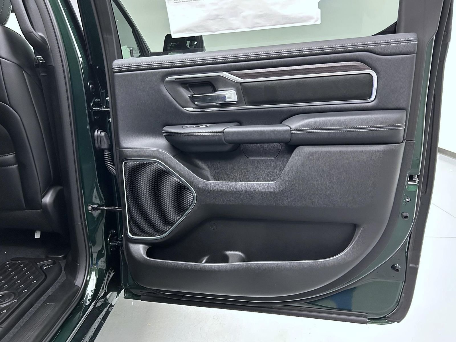 New 2026 Serrano-Green Metallic Exterior Paint RAM Laramie image 17