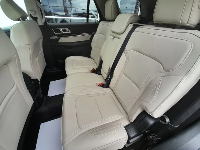 Used 2018 Blue Ford Platinum image 41