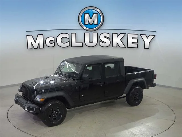 2023 Jeep Gladiator Sport's photo