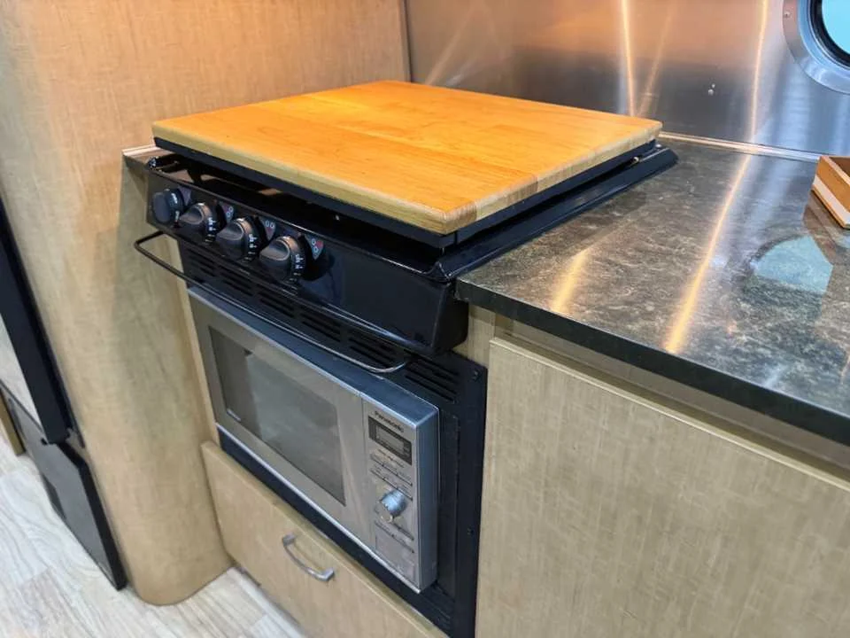 Used 2015  AIRSTREAM  image 24