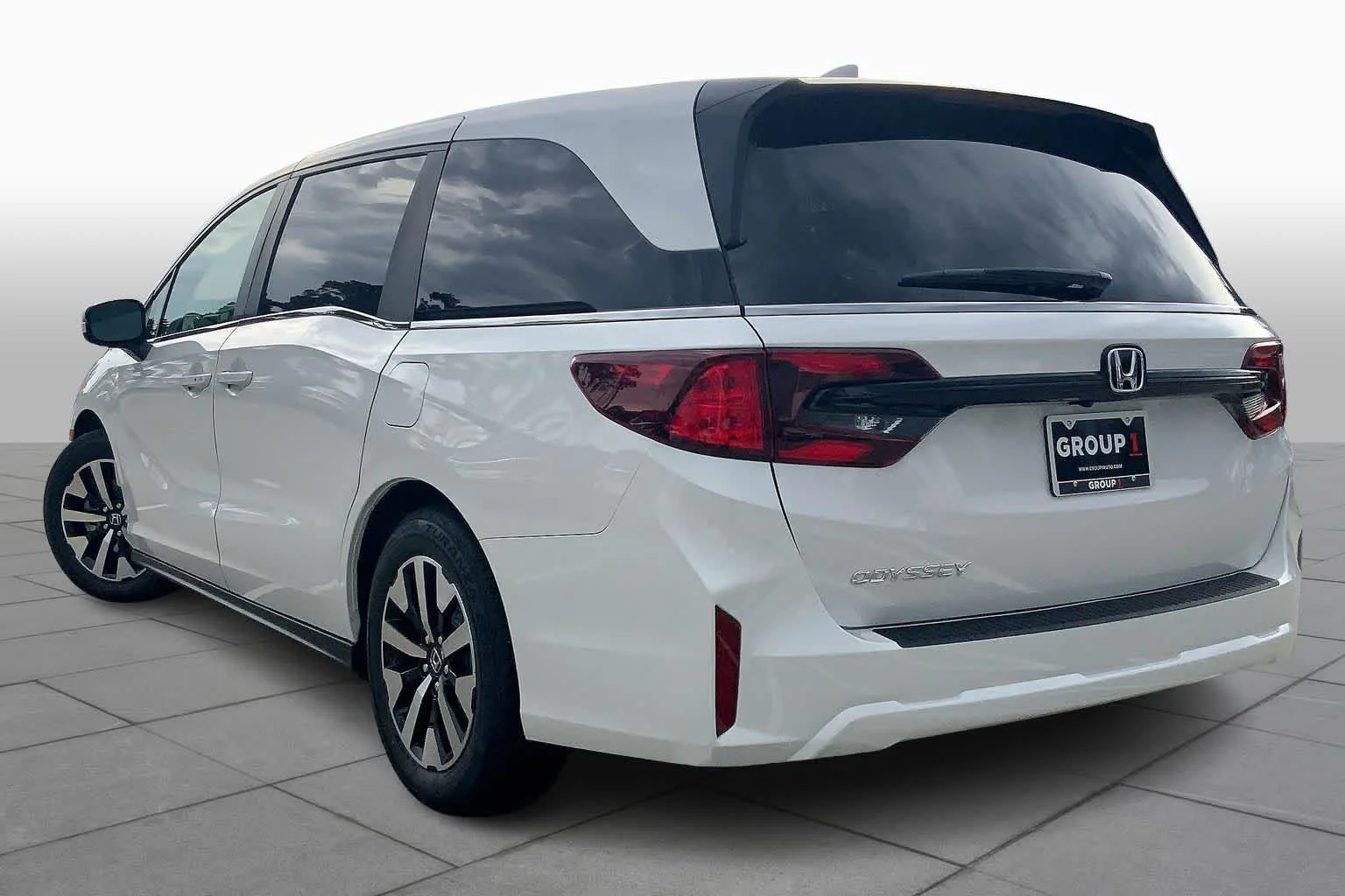 New 2026 Platinum White Pearl Honda EX-L image 11