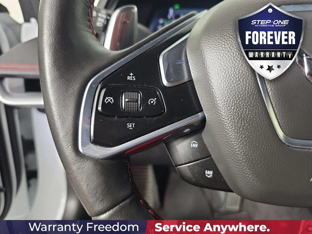 Used 2023 White Chevrolet Stingray image 22