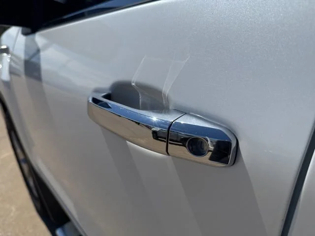 Used 2018 WHITE FROST TRICOAT GMC SLT image 57
