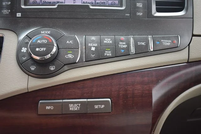Used 2012 White Toyota Limited image 36