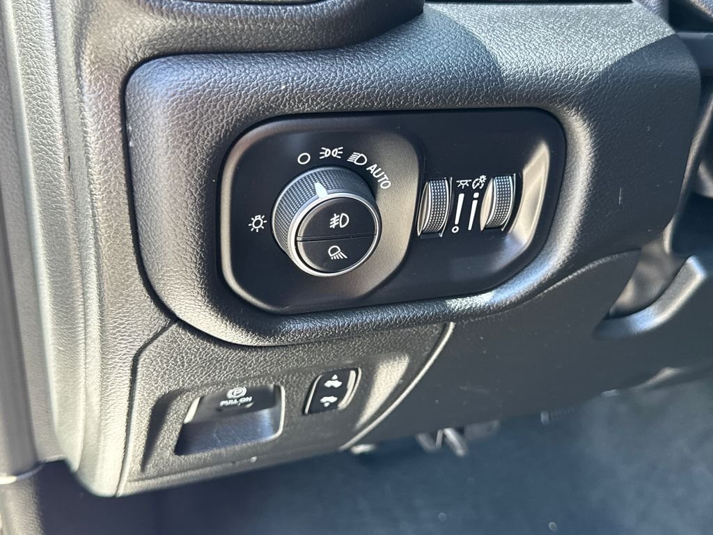 Used 2023 White Ram Laramie image 27