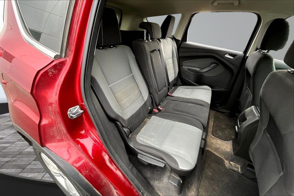 Used 2013 Red Ford SE image 25