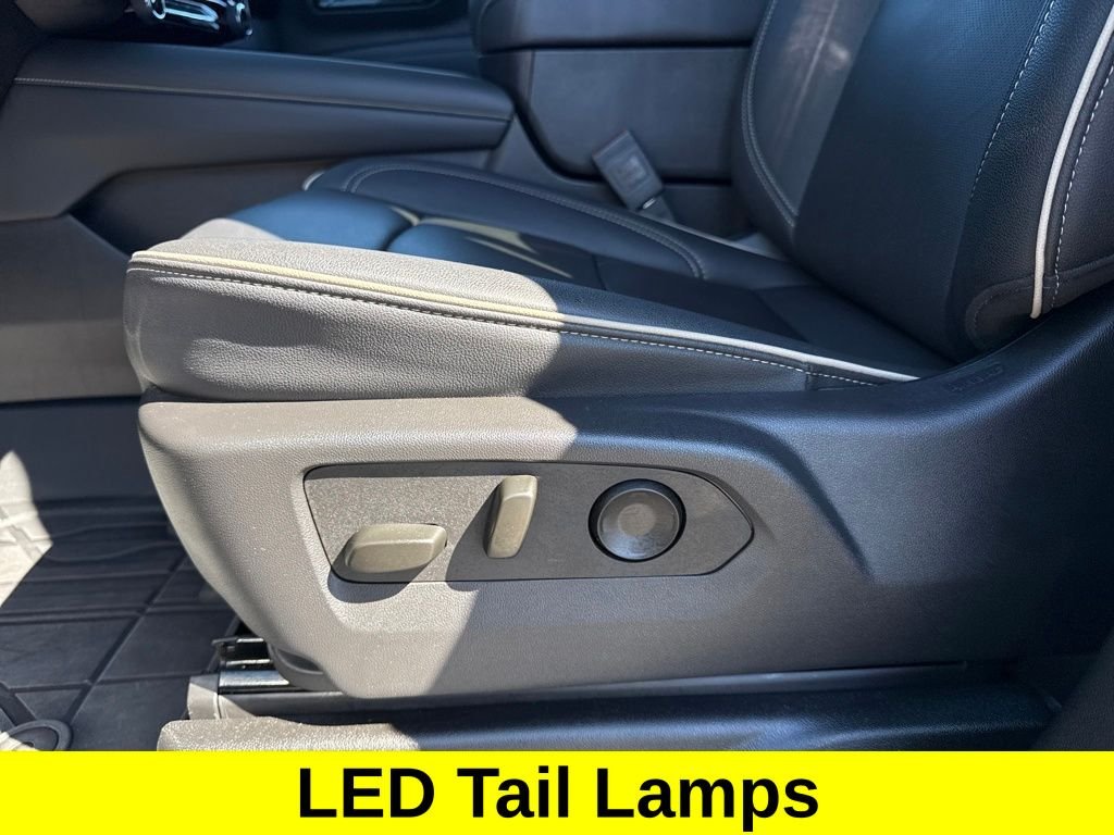 Used 2025 Black Chevrolet Premier image 15