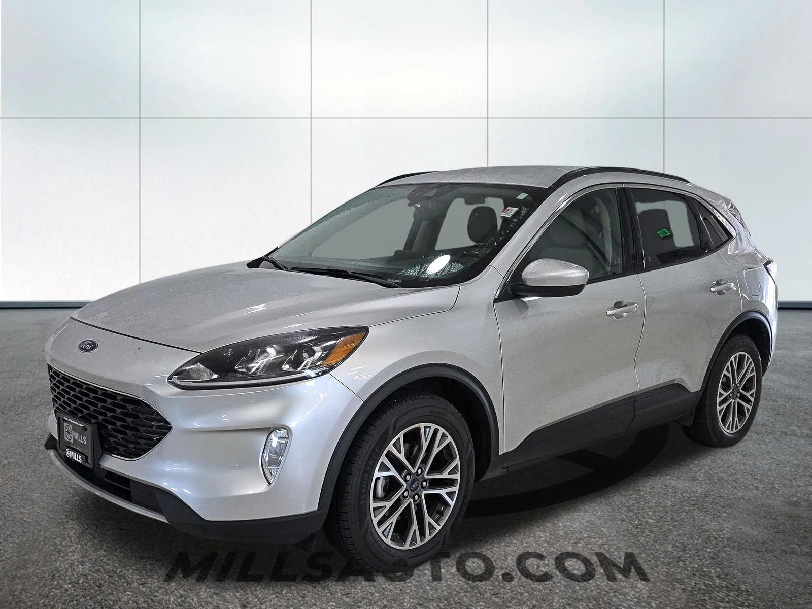 Used 2020 Silver Ford SEL image 2