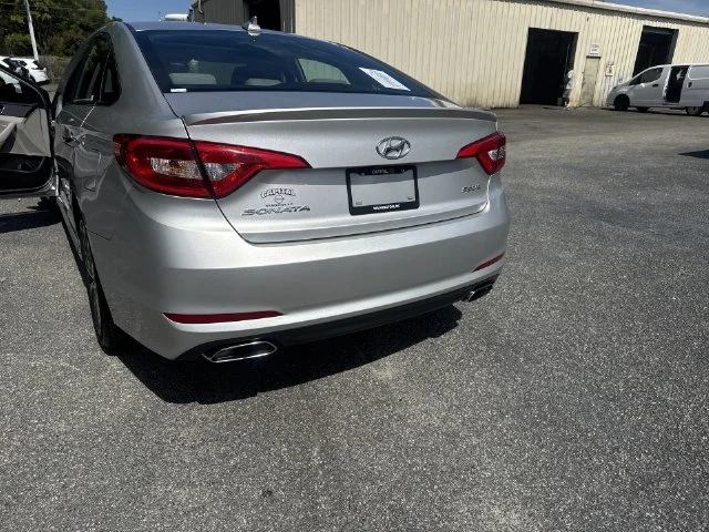 Used 2016 Silver Hyundai Sport image 34
