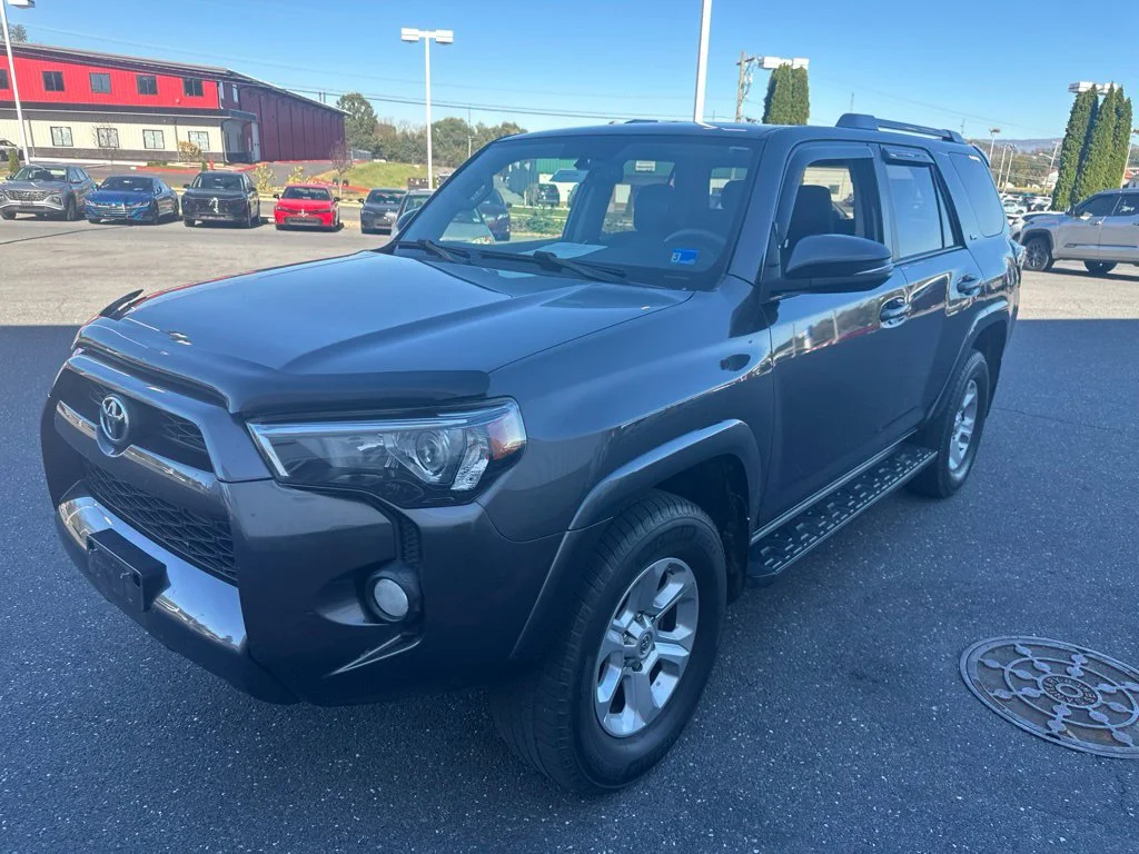 Used 2018 Magnetic Gray Metallic Toyota SR5 Premium image 7