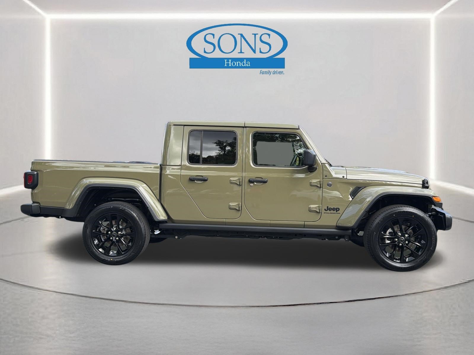 Used 2025 41 Jeep Nighthawk image 25