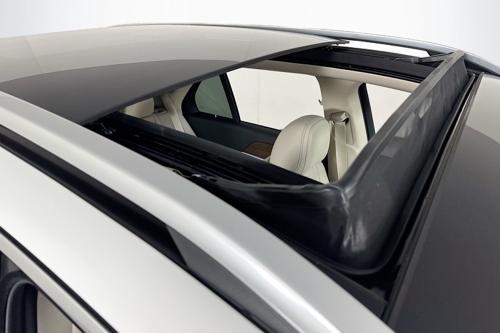 New 2026 Polar White Mercedes-Benz GLE 450 4MATIC® SUV image 21