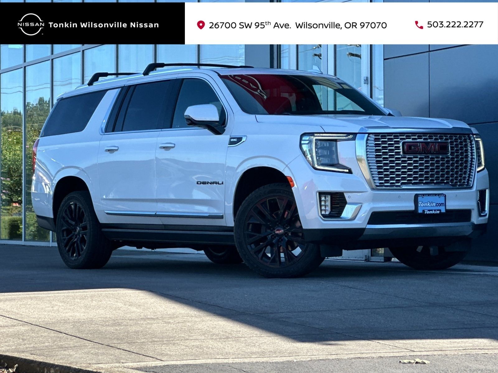 Used 2022 White Frost Tricoat GMC Denali image 1