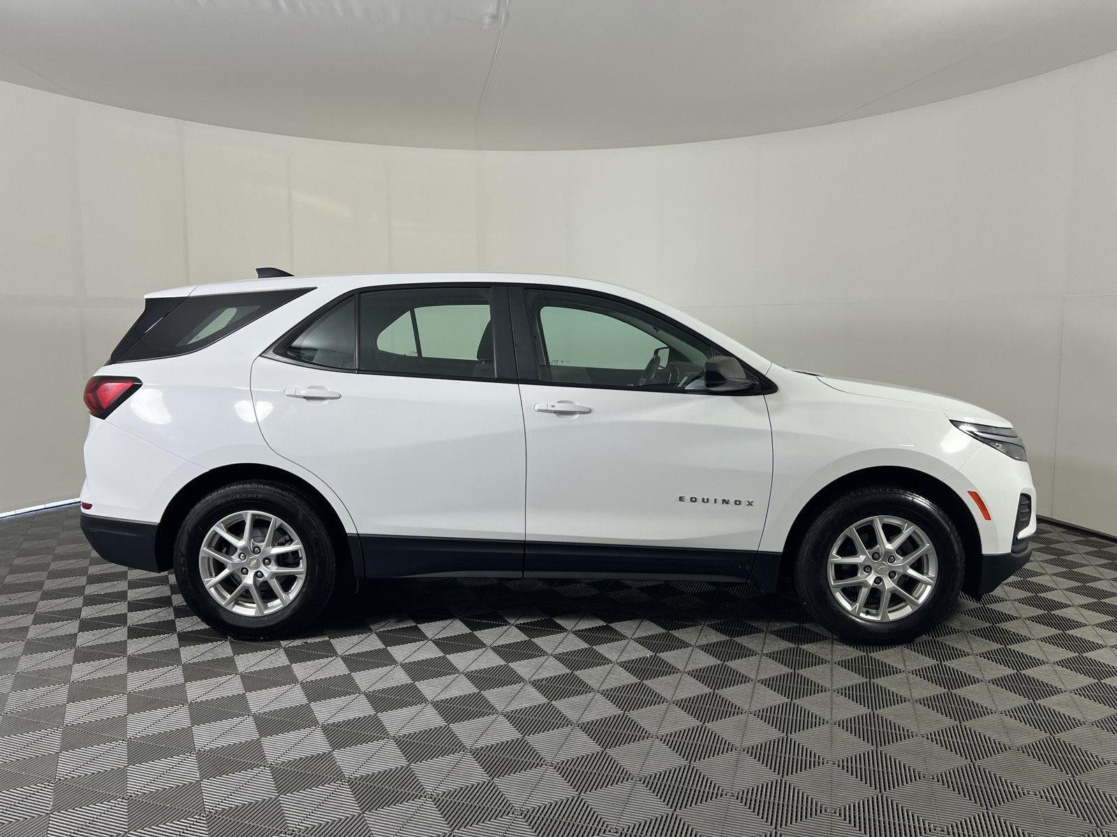 Used 2022 Summit White Chevrolet LS image 22