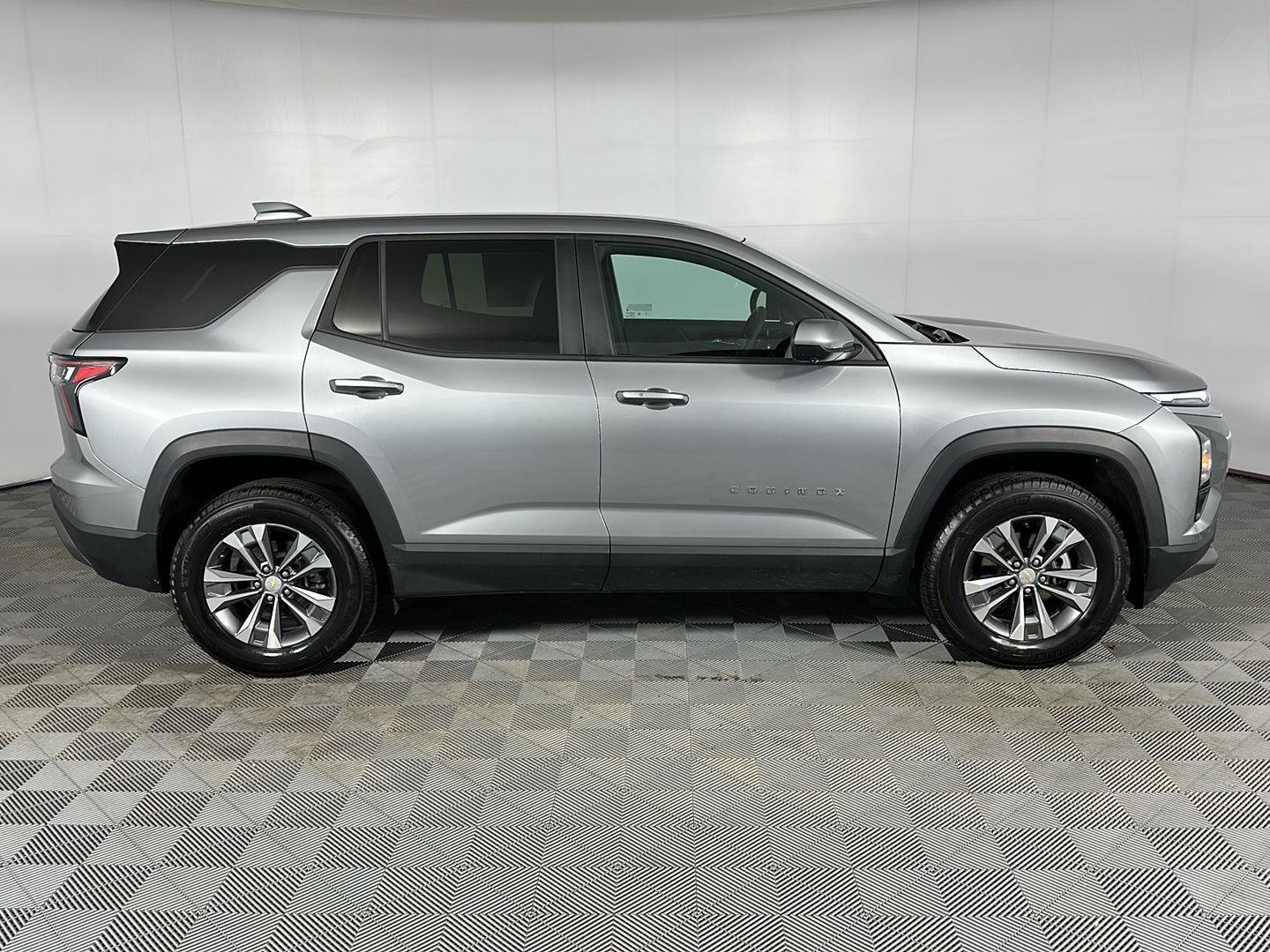 Used 2025 Sterling Gray Metallic Chevrolet AWD LT image 27