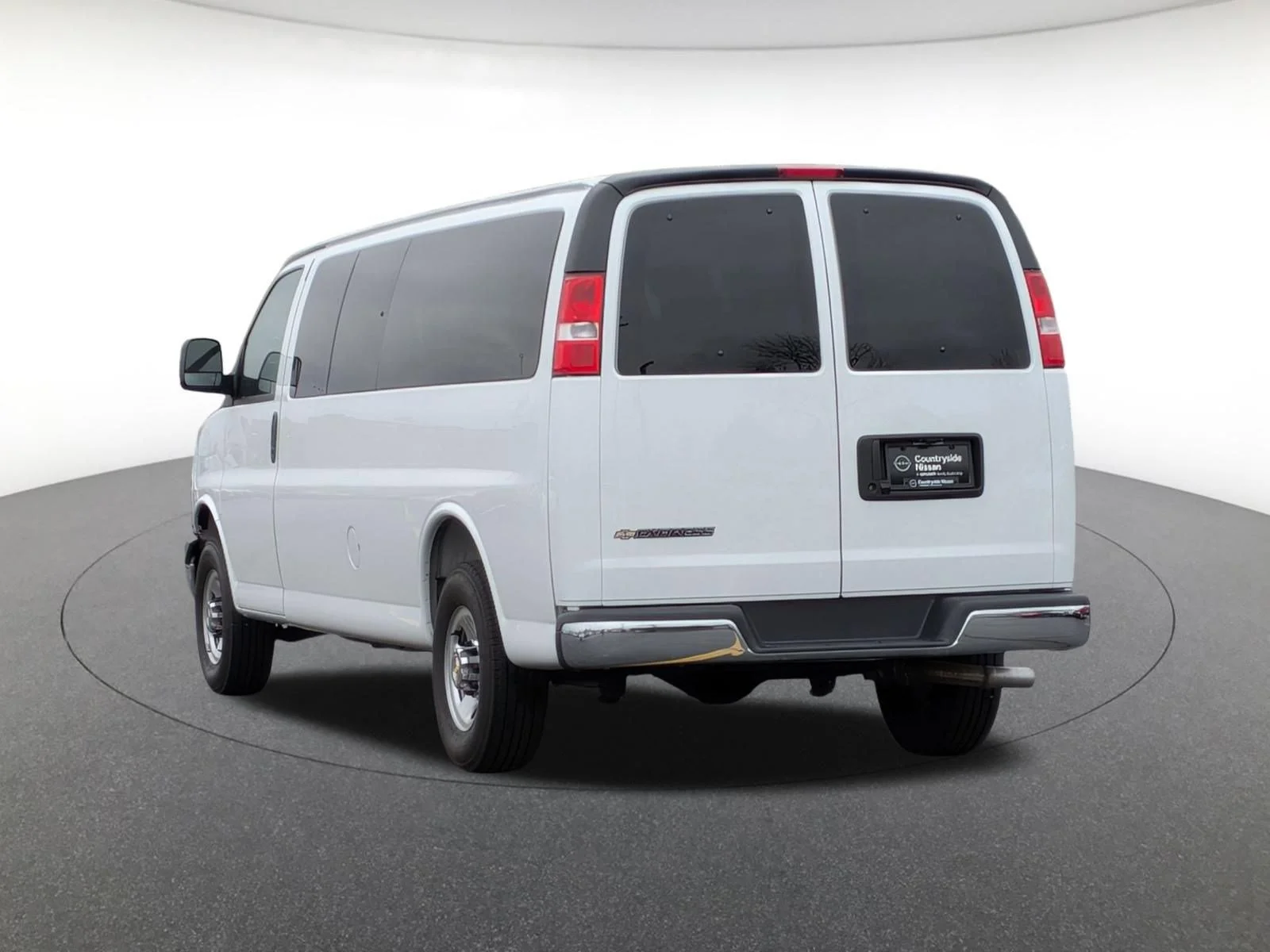 Used 2025 Summit White Chevrolet LT image 7