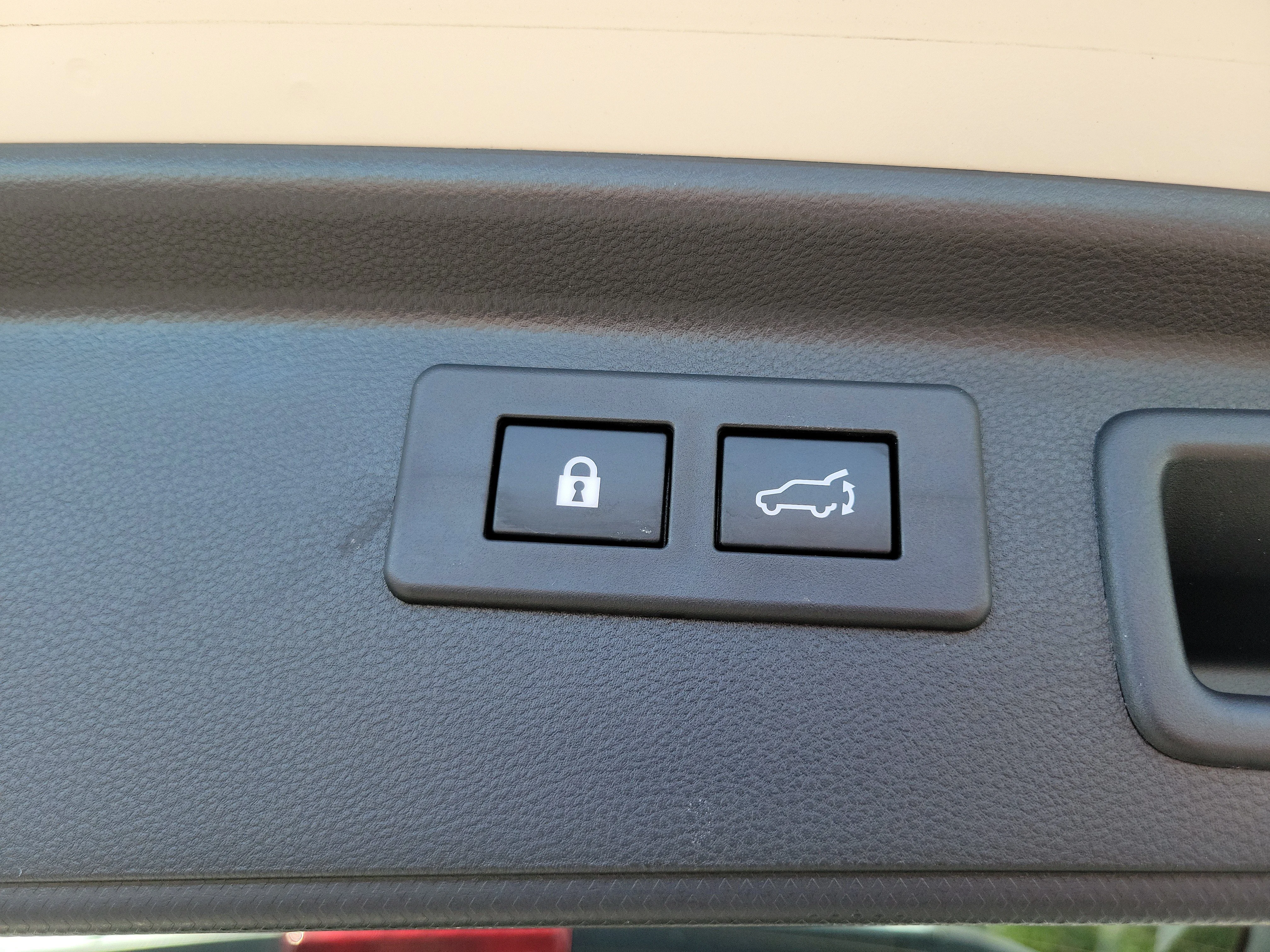 Used 2024 Crystal White Pearl Subaru Premium image 12
