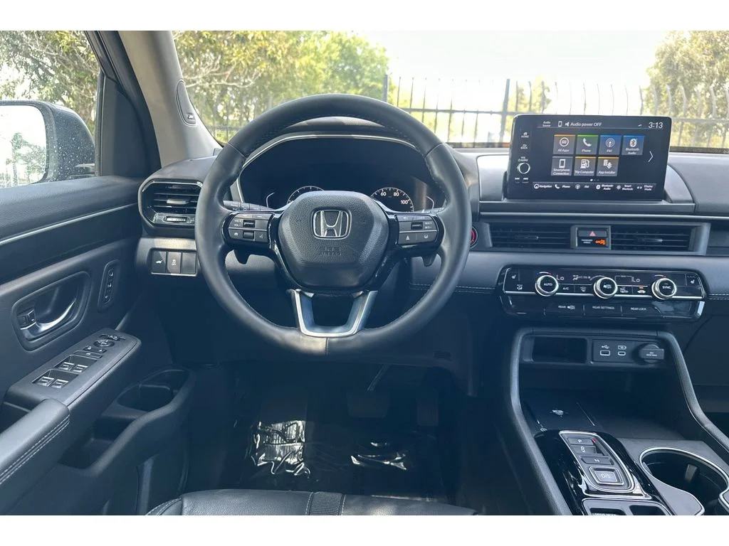 Used 2024 Modern Steel Metallic Honda Touring image 16