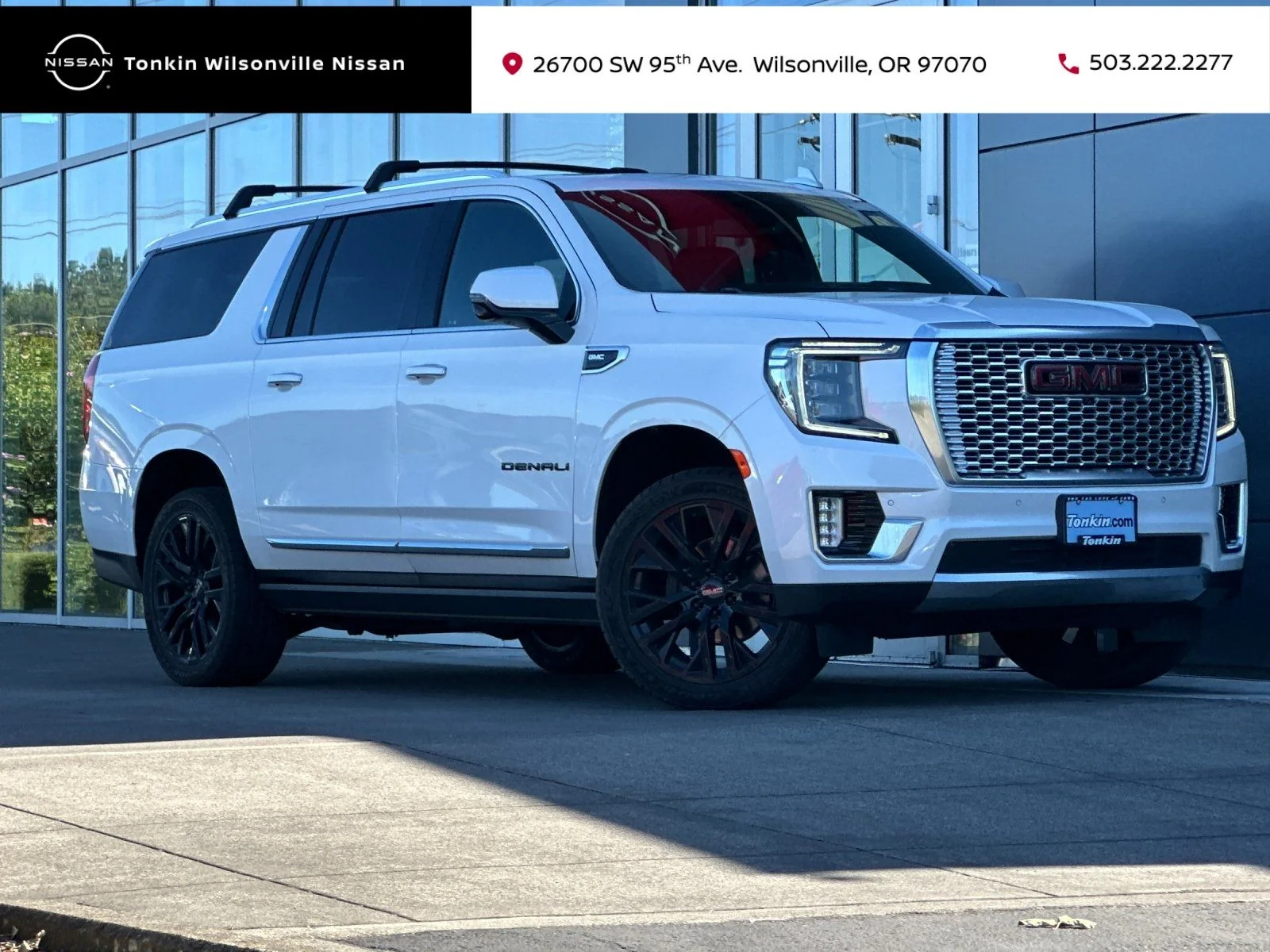 Used 2022 White Frost Tricoat GMC Denali image 1