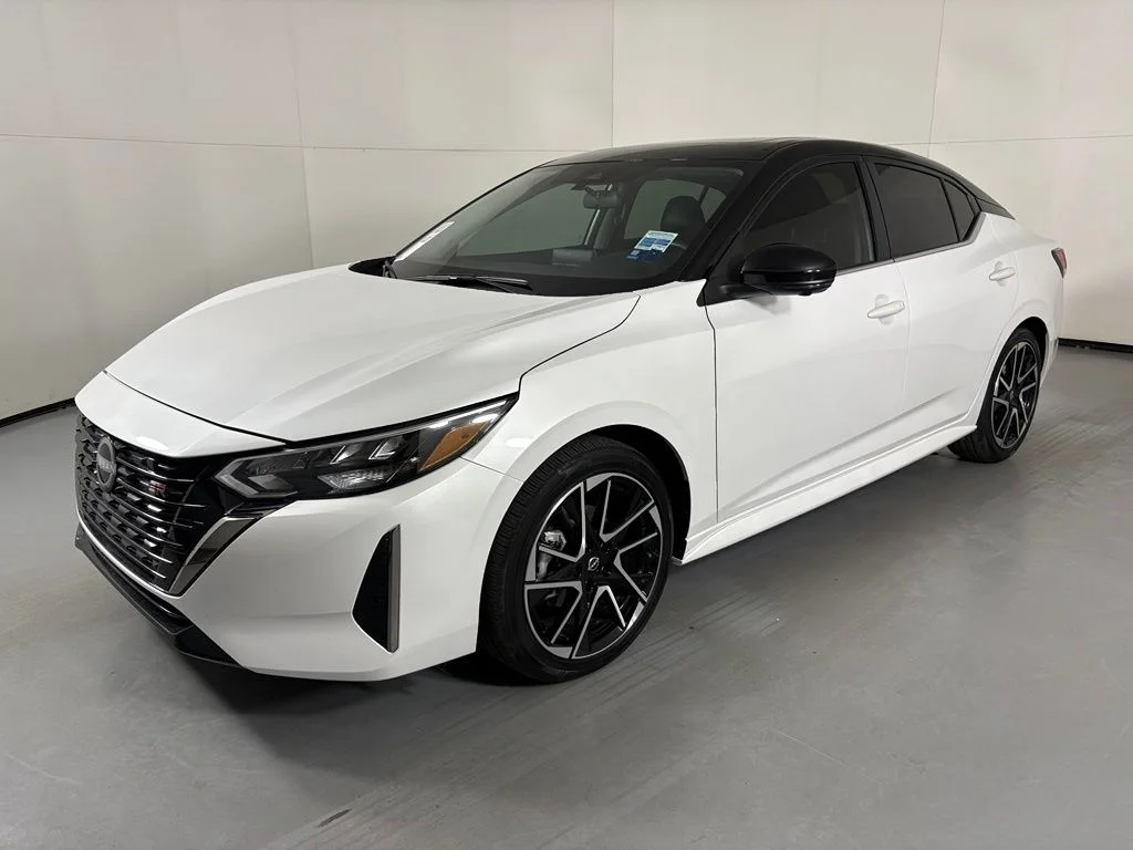 Certified Used 2025 White Nissan SR image 4