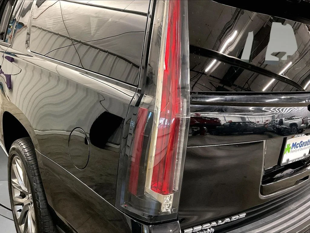 Used 2019 Black Cadillac Premium image 35