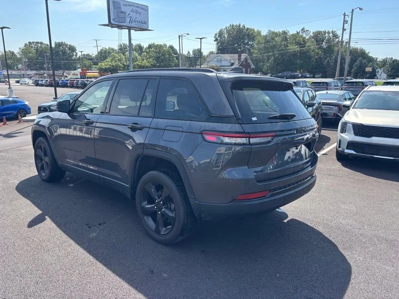 Used 2023 Gray Jeep Altitude X image 6