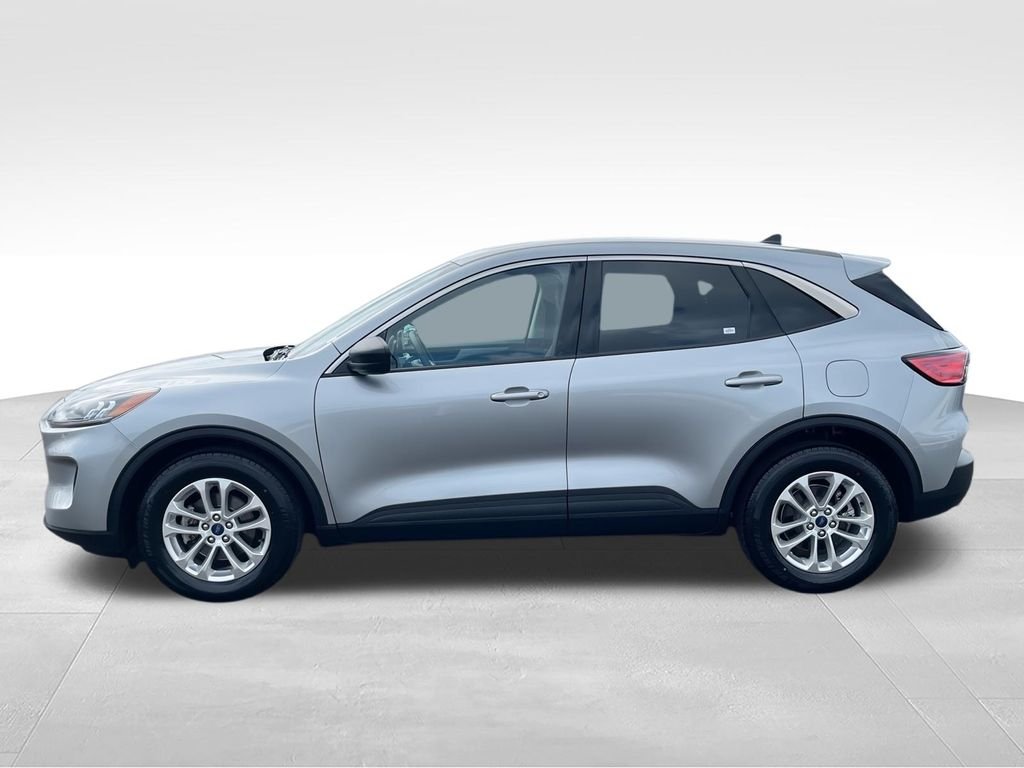 Used 2022 Silver Ford SE image 5