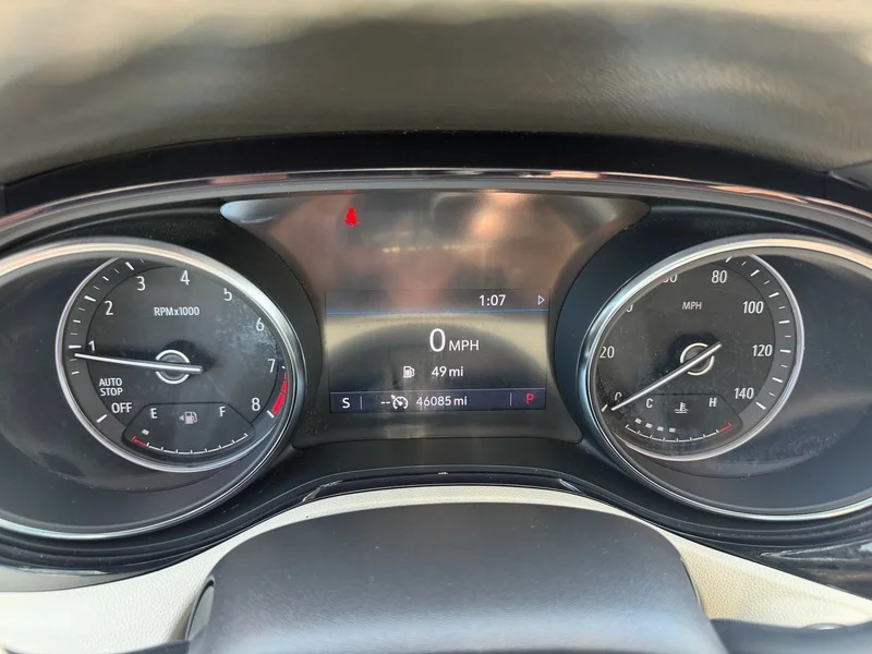 Used 2020 SUMMIT WHITE Buick Select image 9