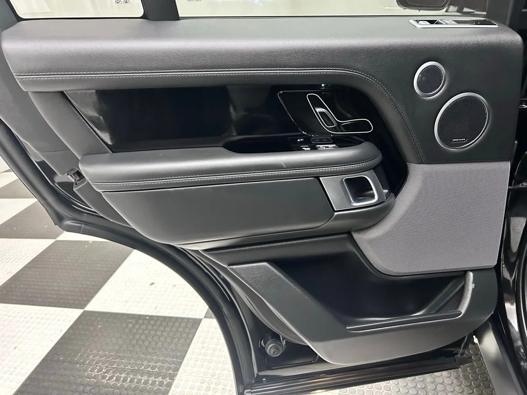 Used 2020 Black Land Rover V8 HSE image 13