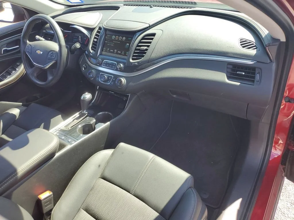 Used 2019 CAJUN RED TINTCOAT Chevrolet LT image 34