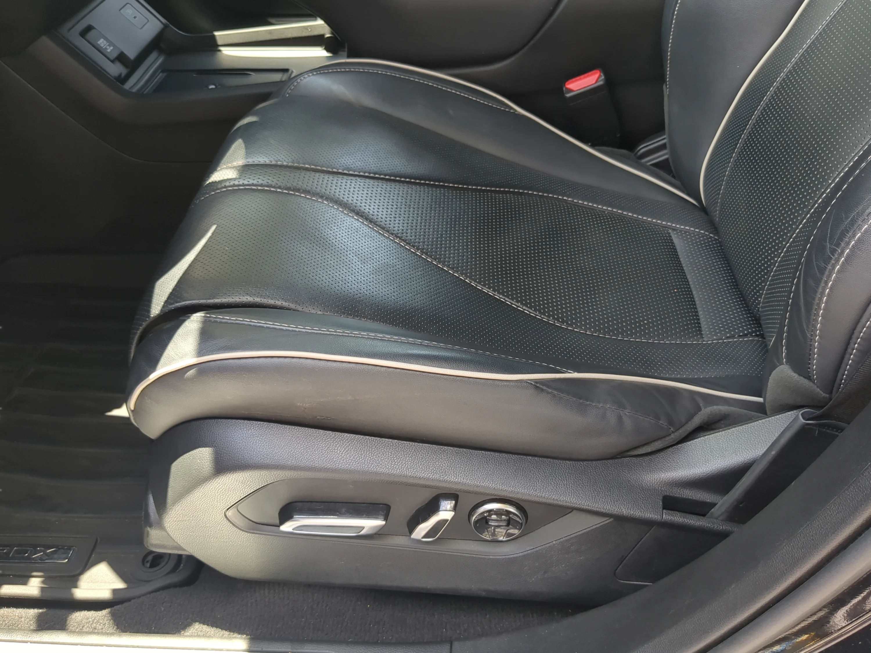 Used 2024 Majestic Black Pearl Acura w/Advance Package image 14