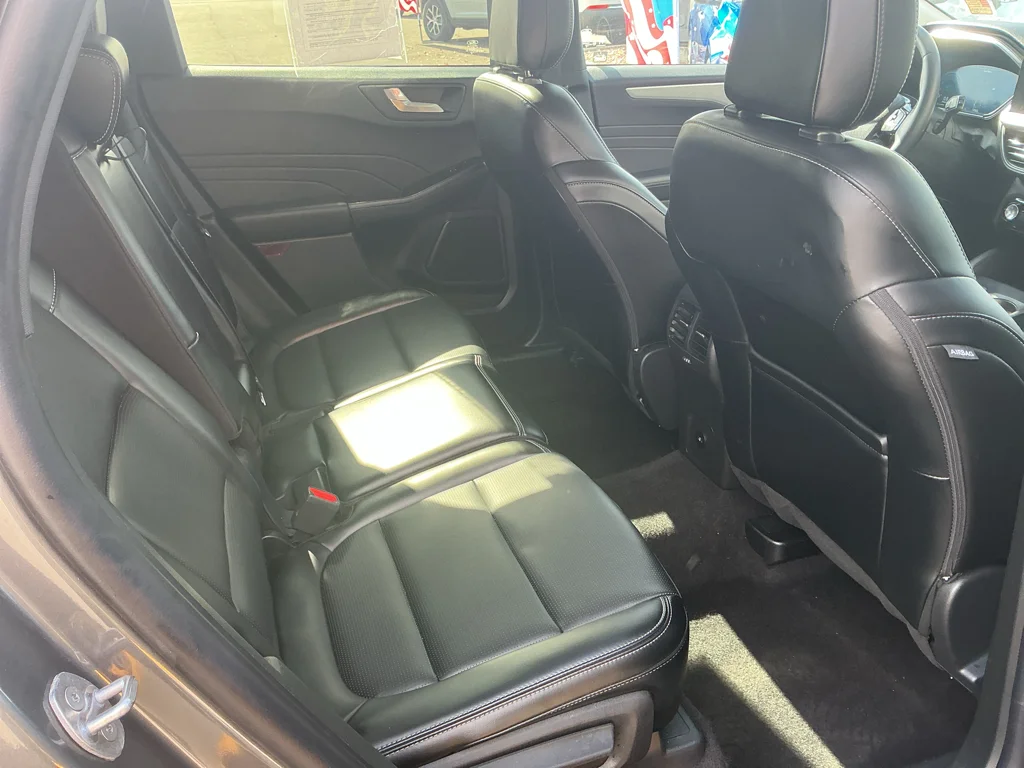 Used 2025 Carbonized Grey Metallic Ford Platinum image 19