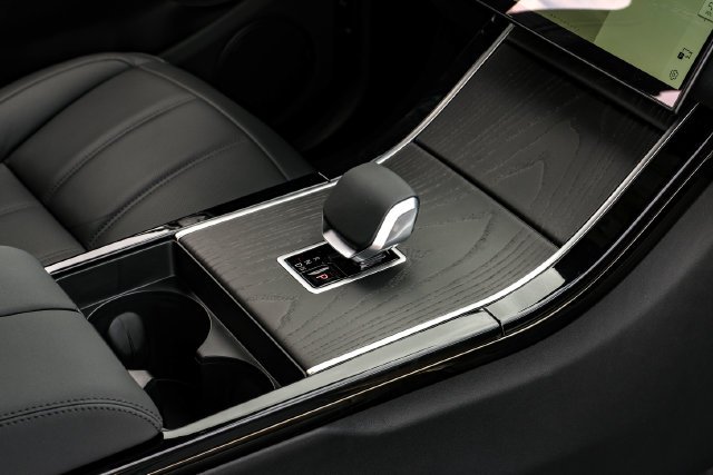 New 2026  Land Rover S image 29