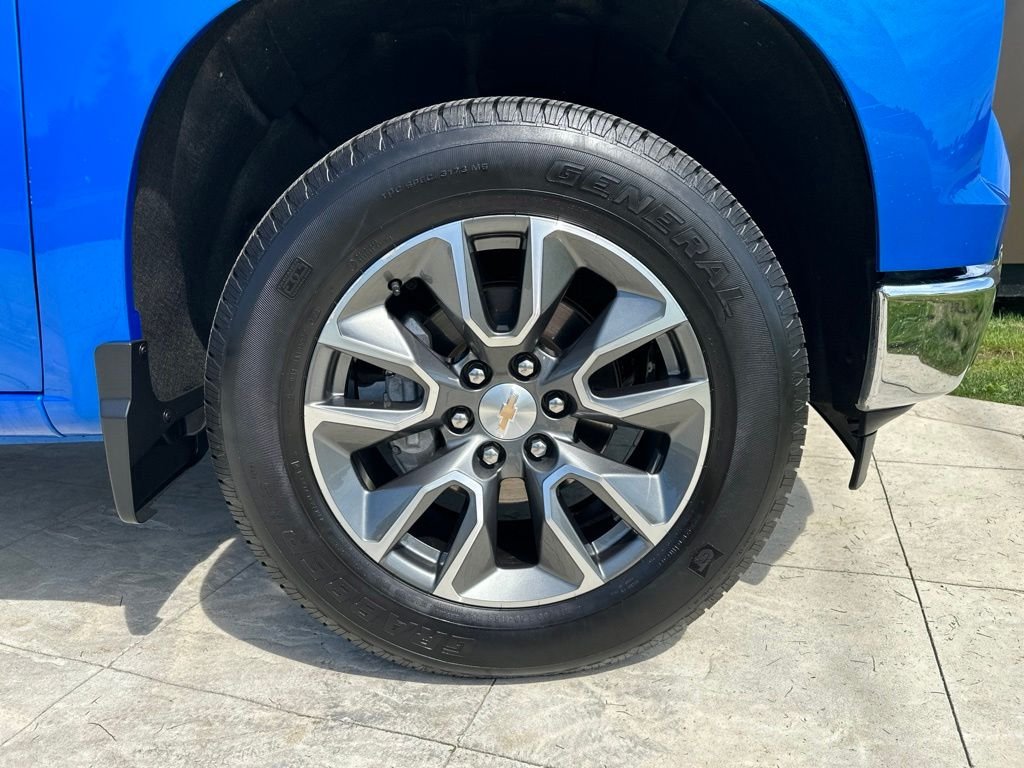 Used 2025 Blue Chevrolet LT image 6