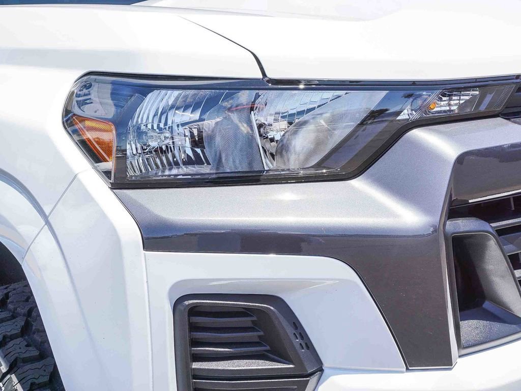 New 2026 Summit White Chevrolet LT image 10
