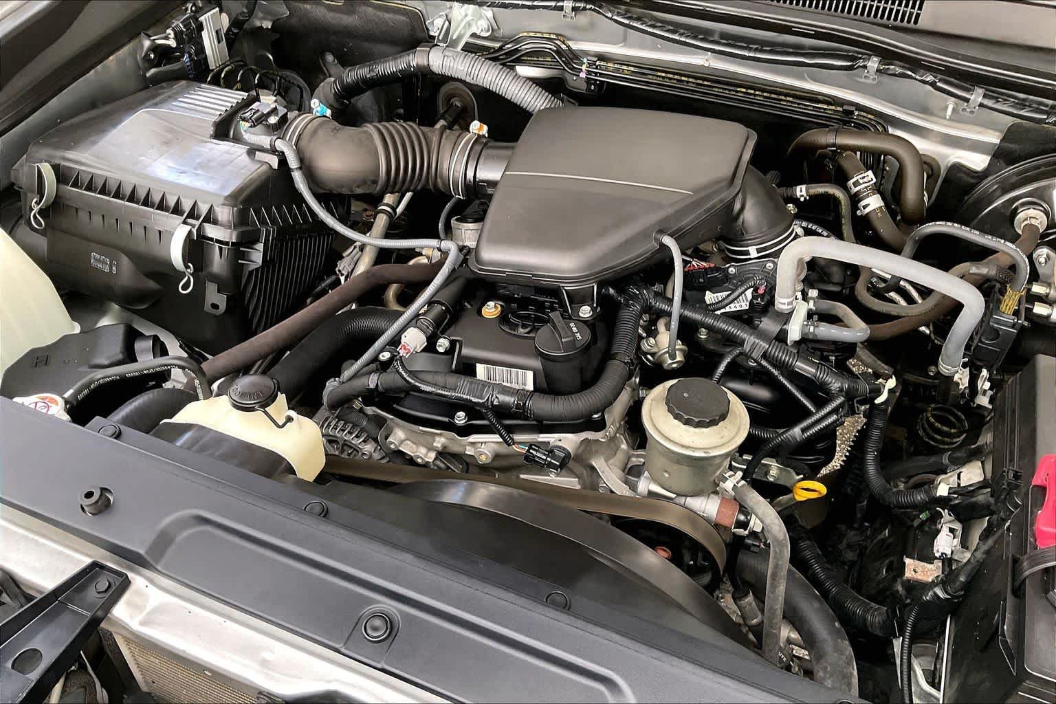 Used 2018 Silver Sky Metallic Toyota SR image 33