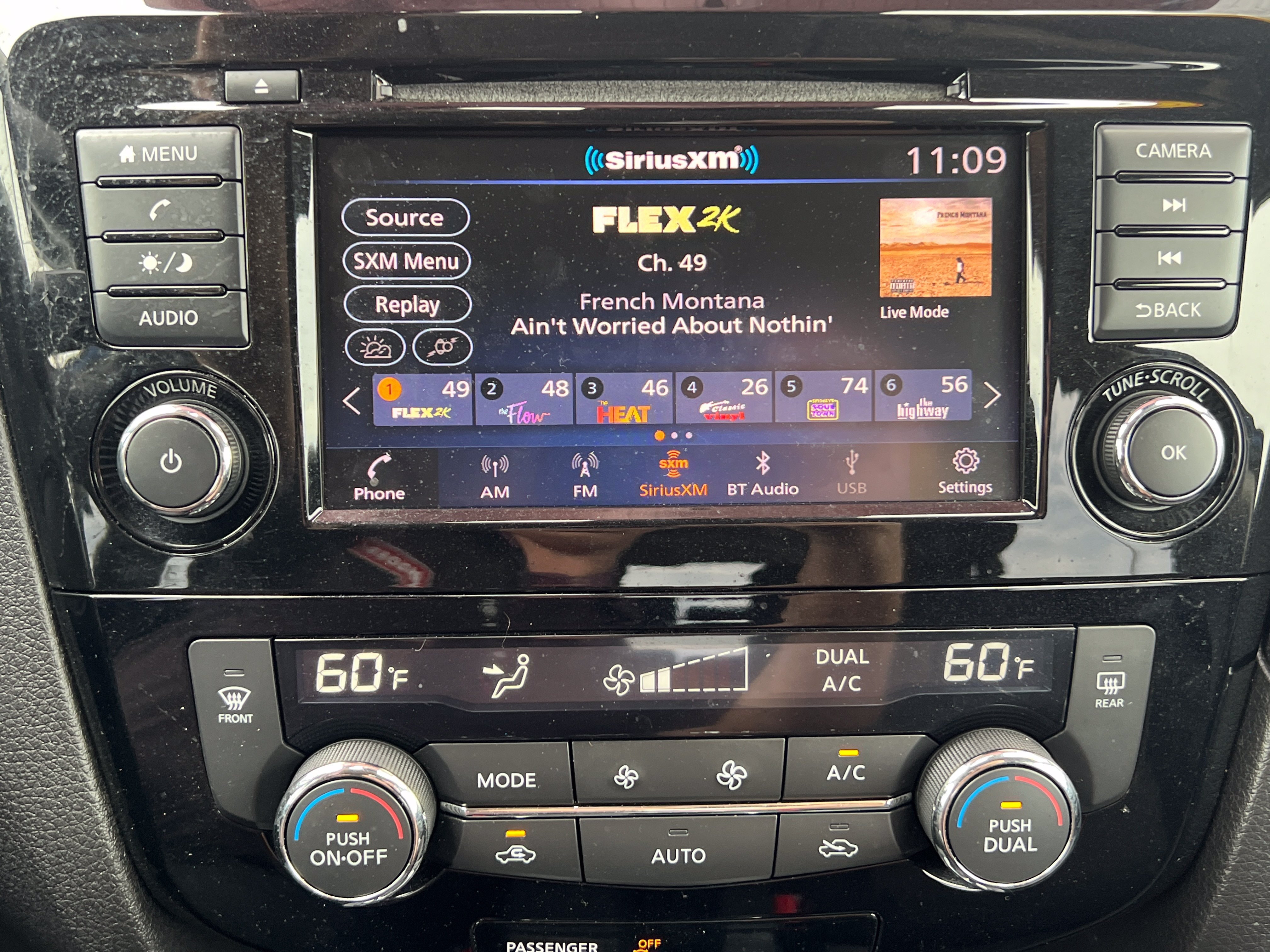 Used 2019 Caspian Blue Metallic Nissan SV image 24