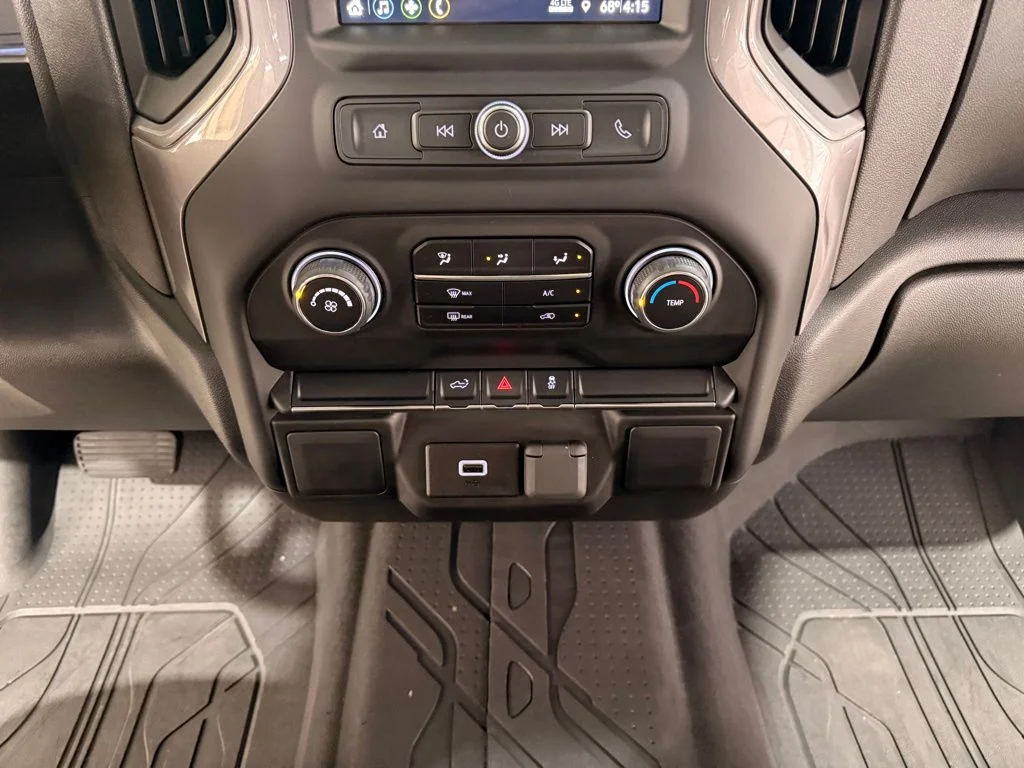Used 2019 Silver Chevrolet Custom image 21