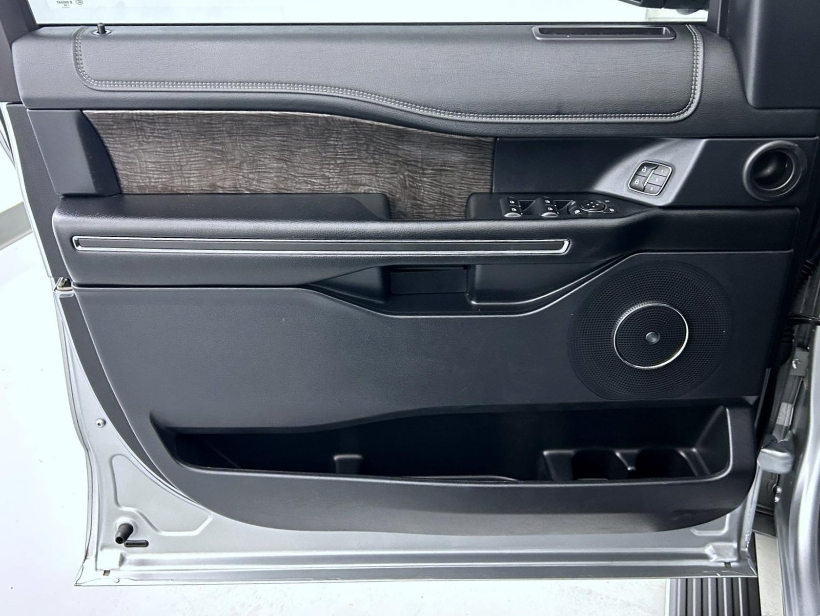 Used 2020 Silver Ford Limited image 12