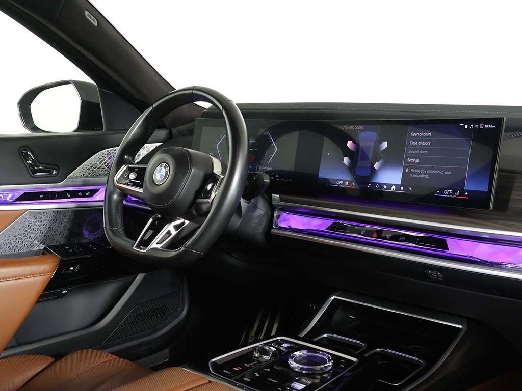 Used 2023 Black BMW 760i xDrive image 31